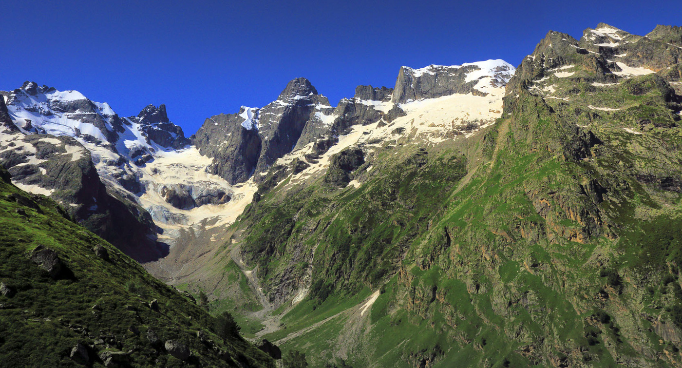 В ущелье Кичкинекол