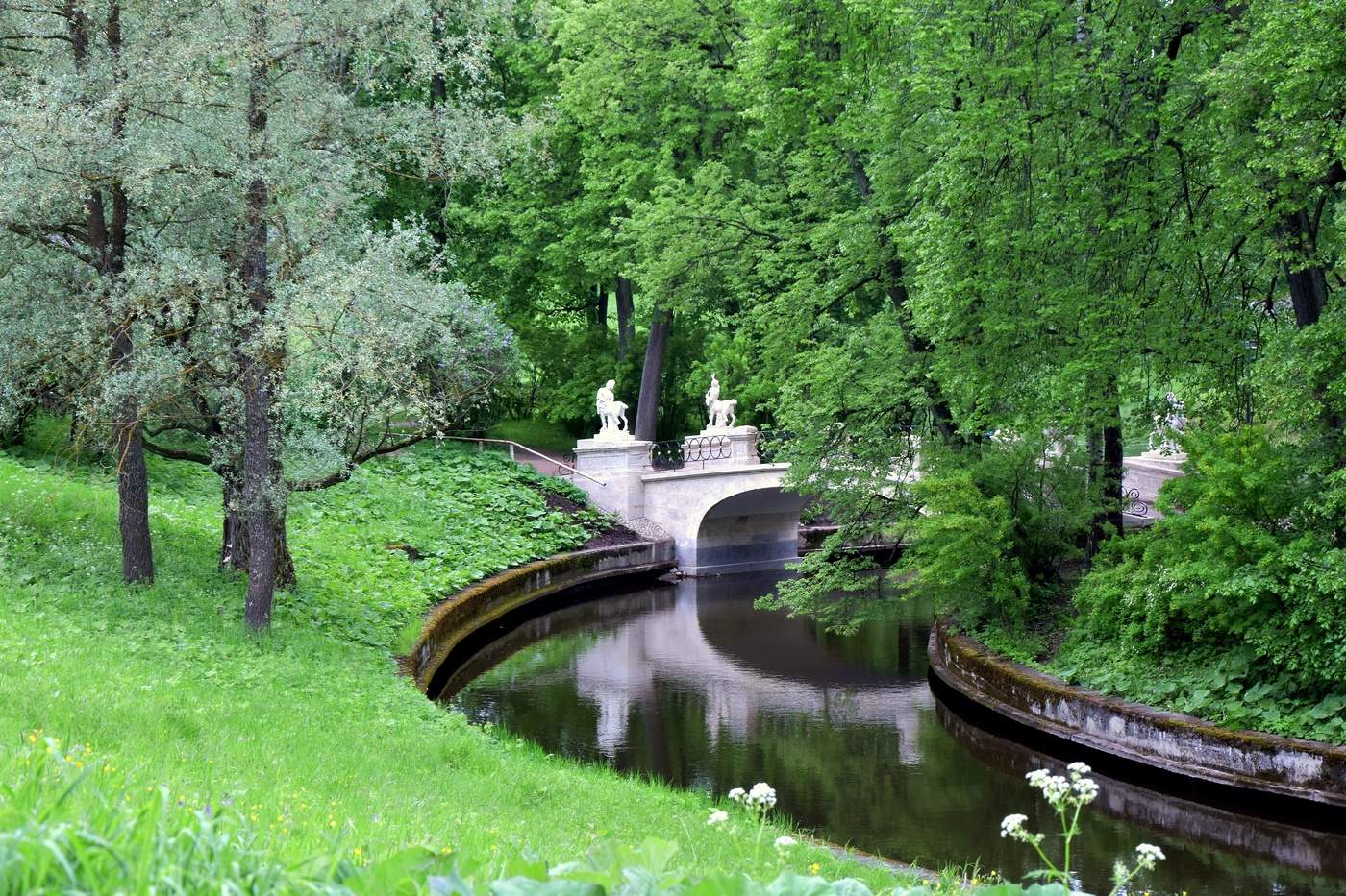 ...охраняют кентавры