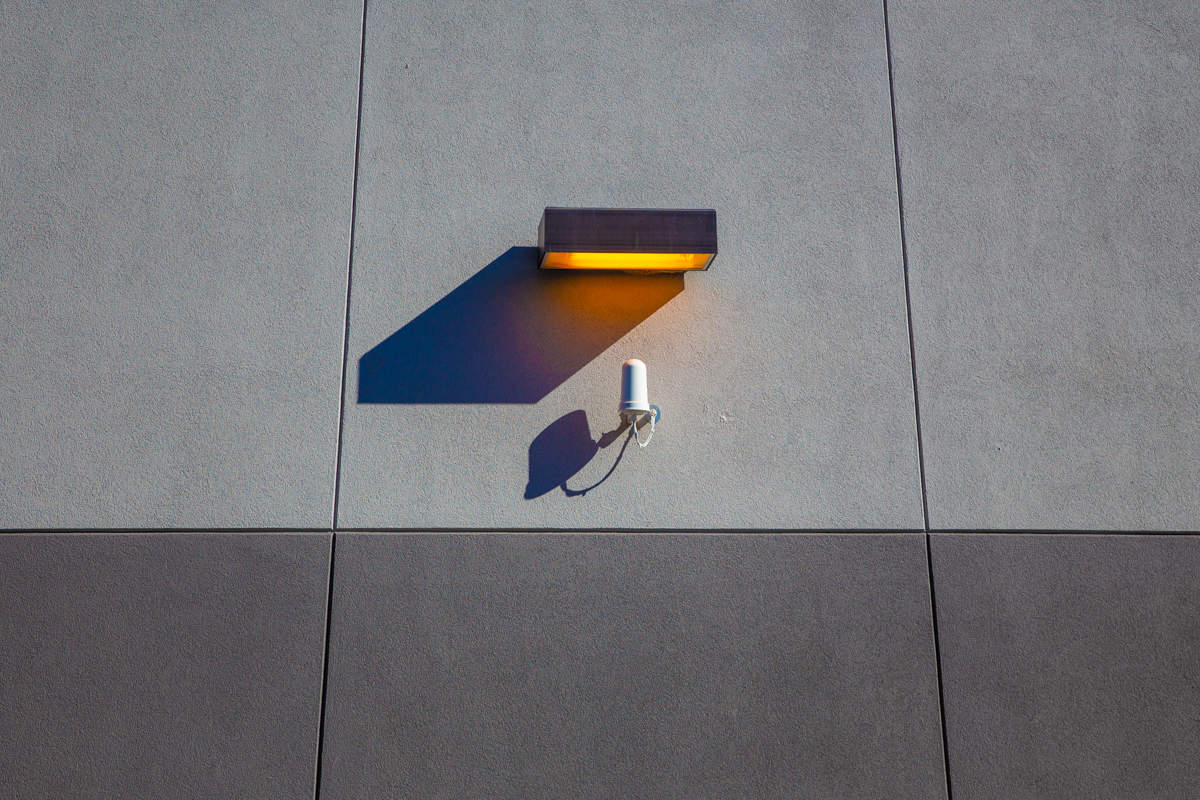 Среди бела дня!