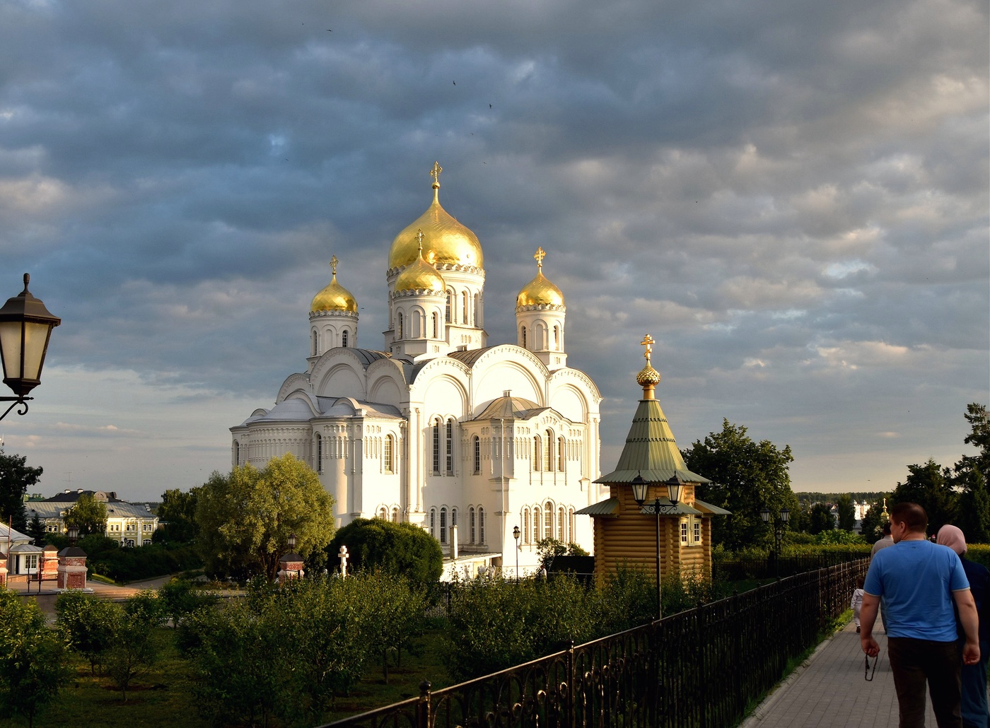 По Канавке Святой