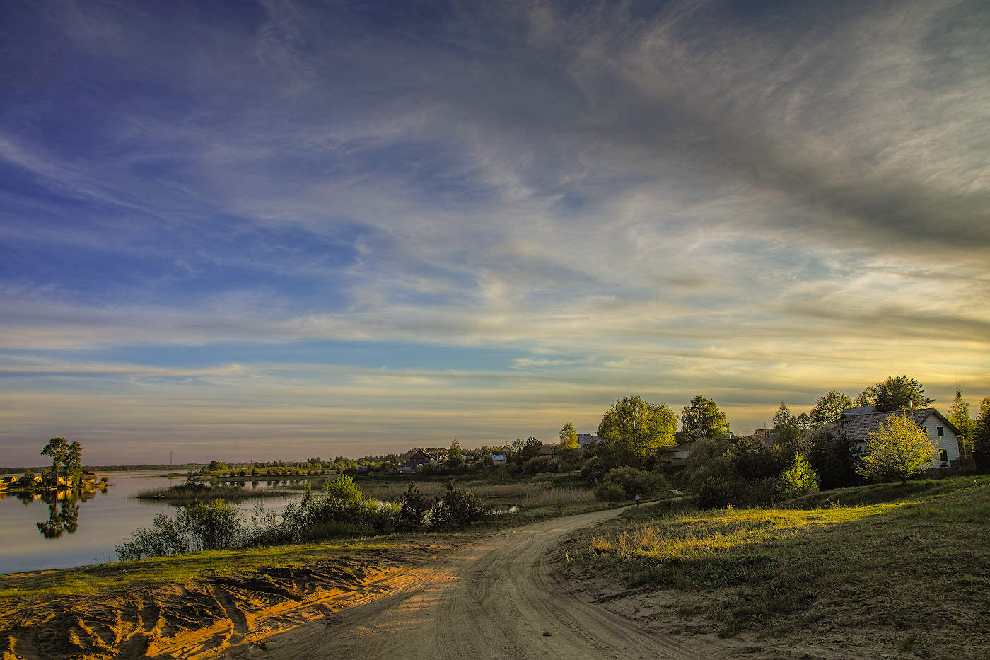 Весенним вечером в деревне