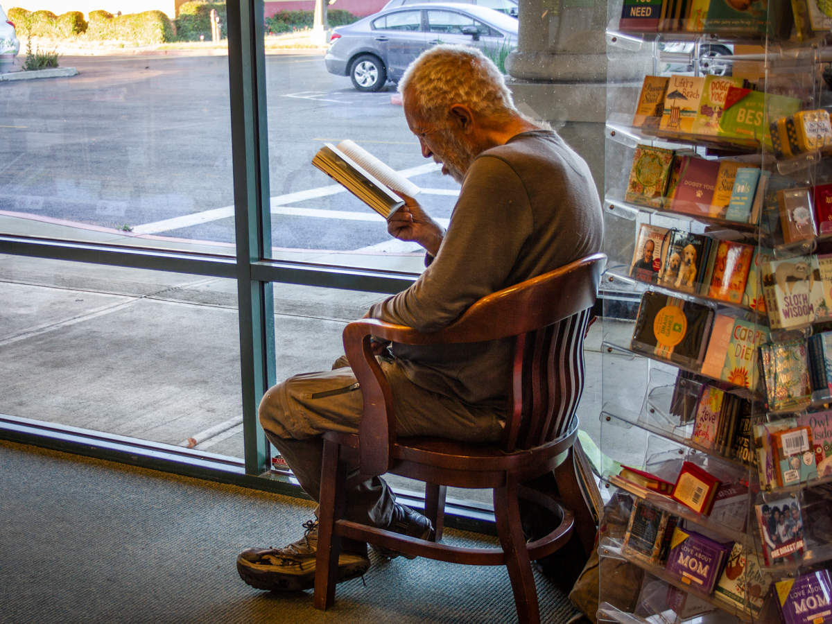 "Да будь я и негром преклонных годов"....