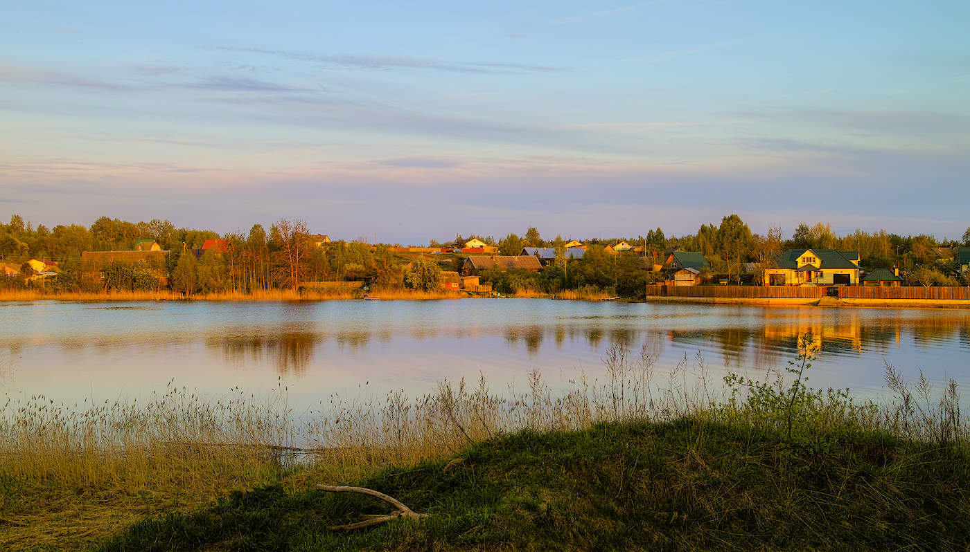 Майский вечер на озере