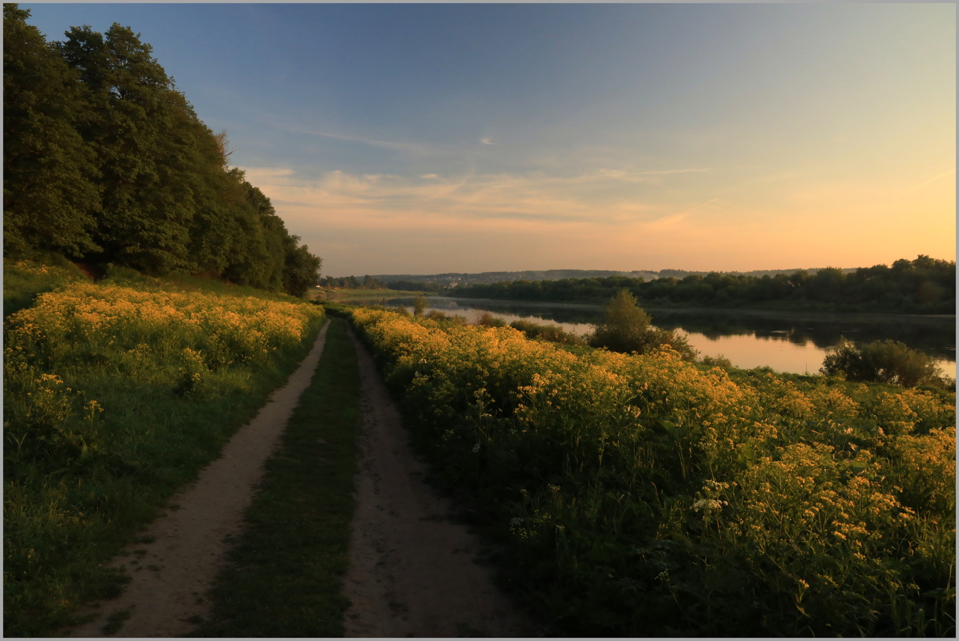 Дорога вдоль Оки