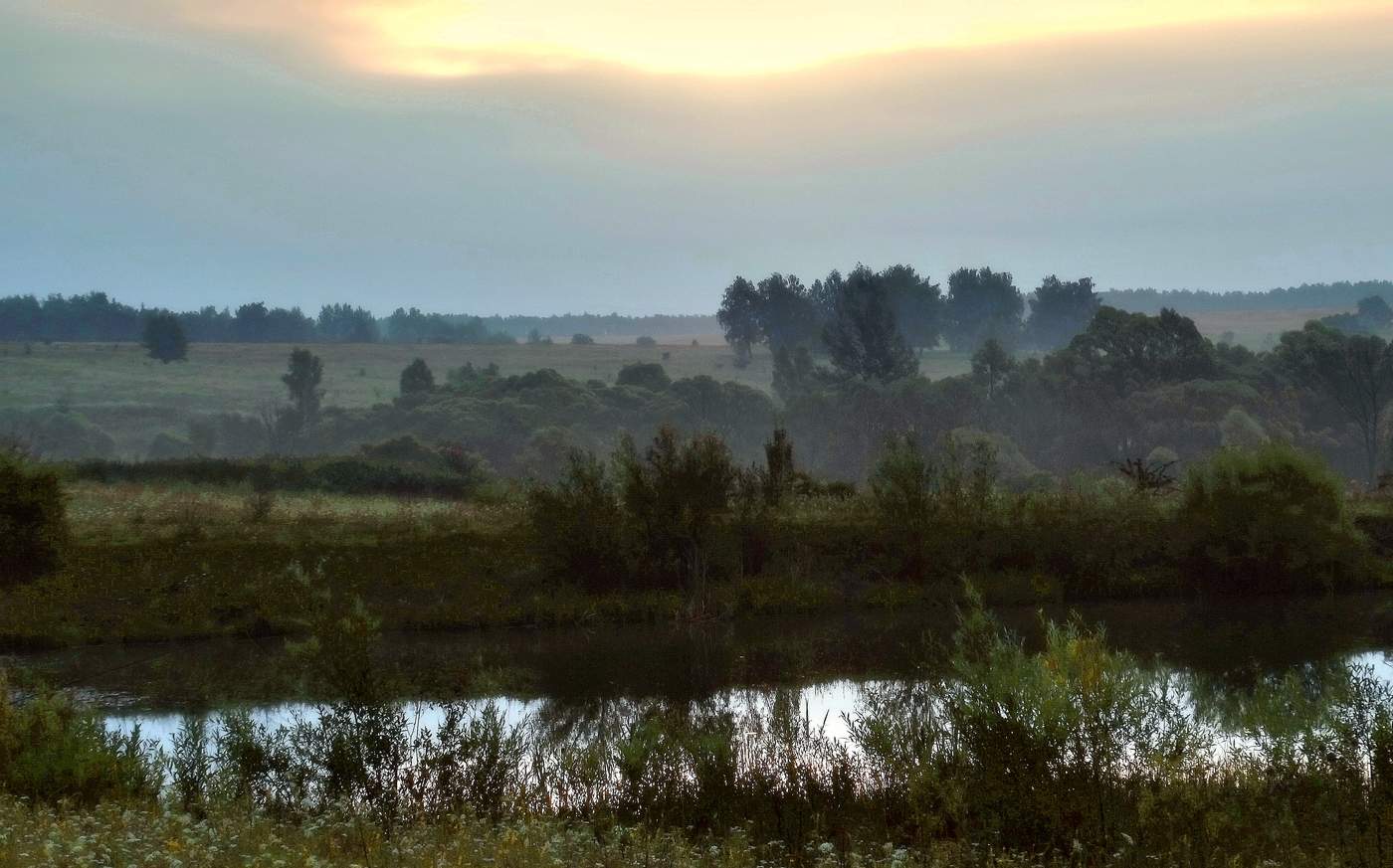 Заря пасмурного утра