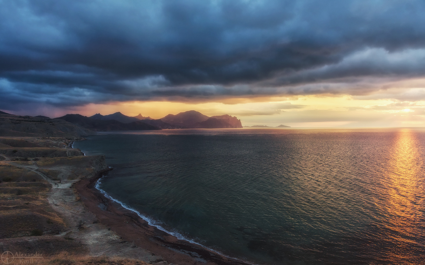 Встречая утро над морем...