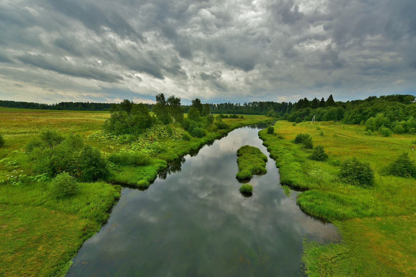 "Люблю смотреть на гладь воды ..."
