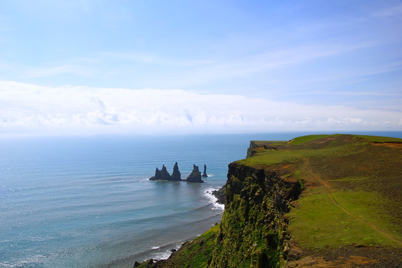 Рейнисдрангар