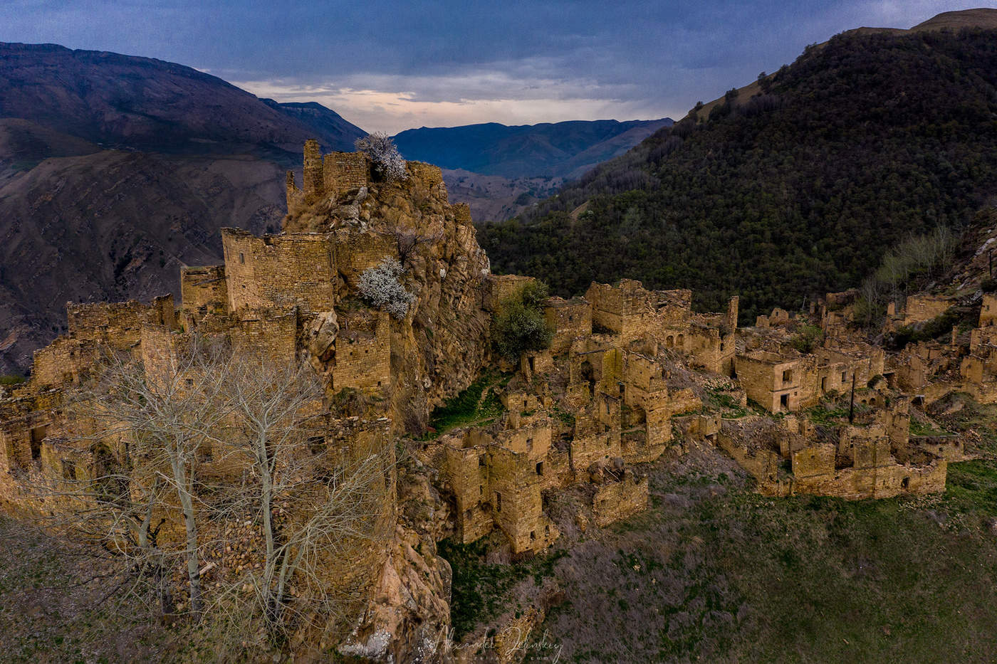 Гамсутль - селение-призрак