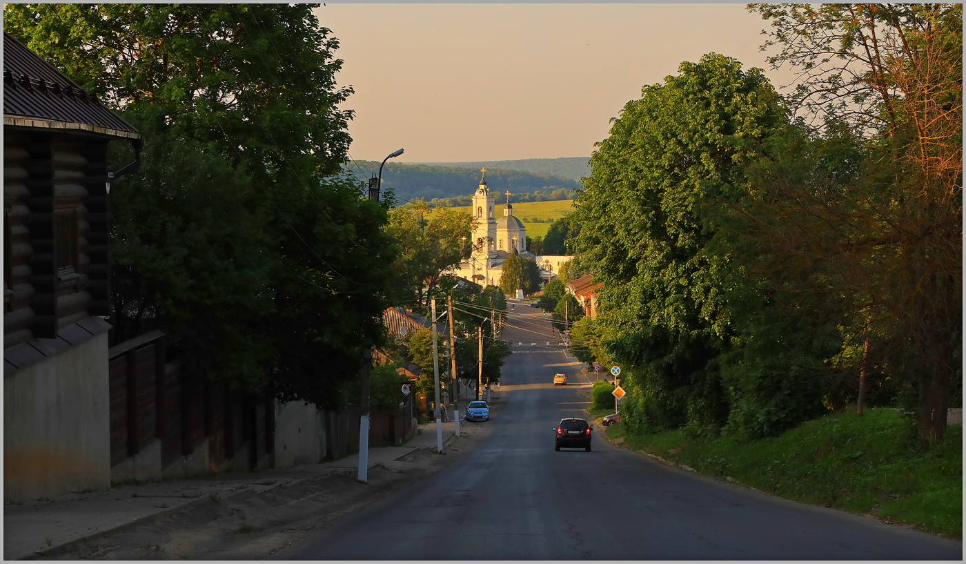 Таруса. Дорога к собору Петра и Павла.