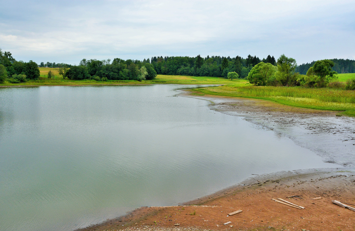"Течет она медленно век за веком ..."