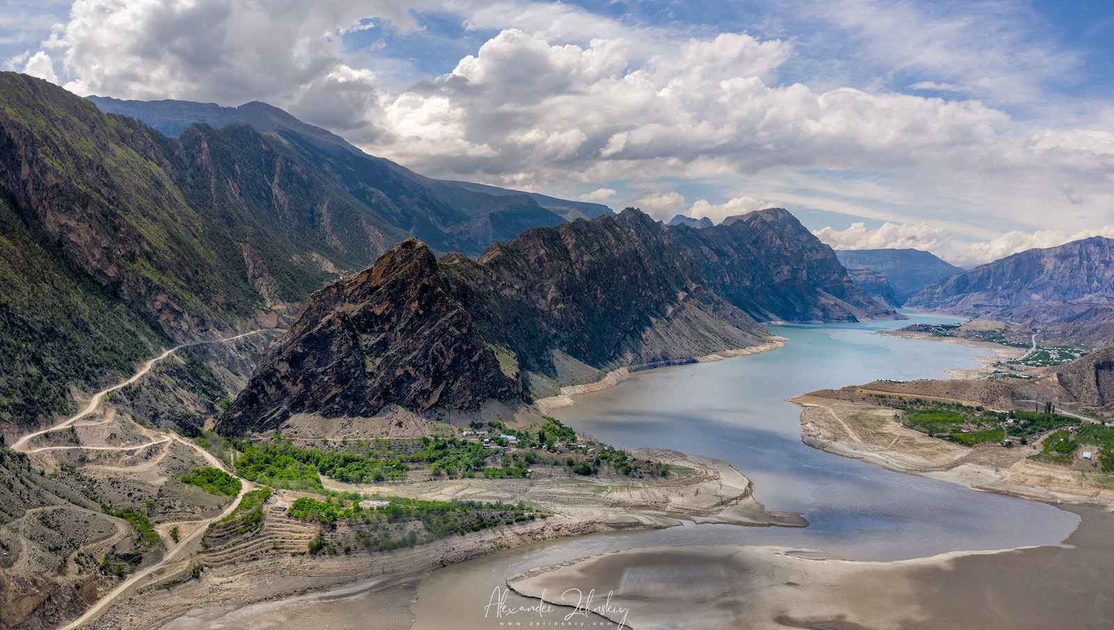 В горной долине