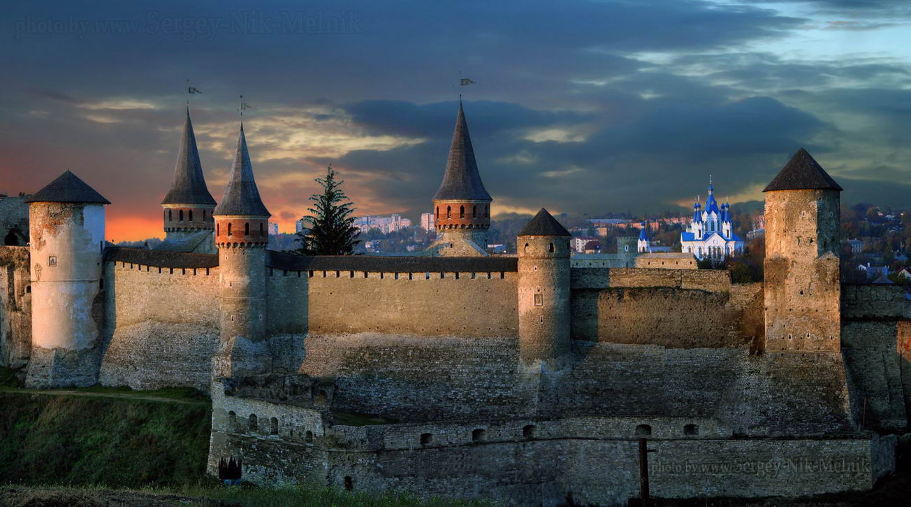 Каменец-Подольский замок на закате дня