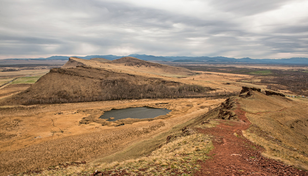Озеро в долине Онло...