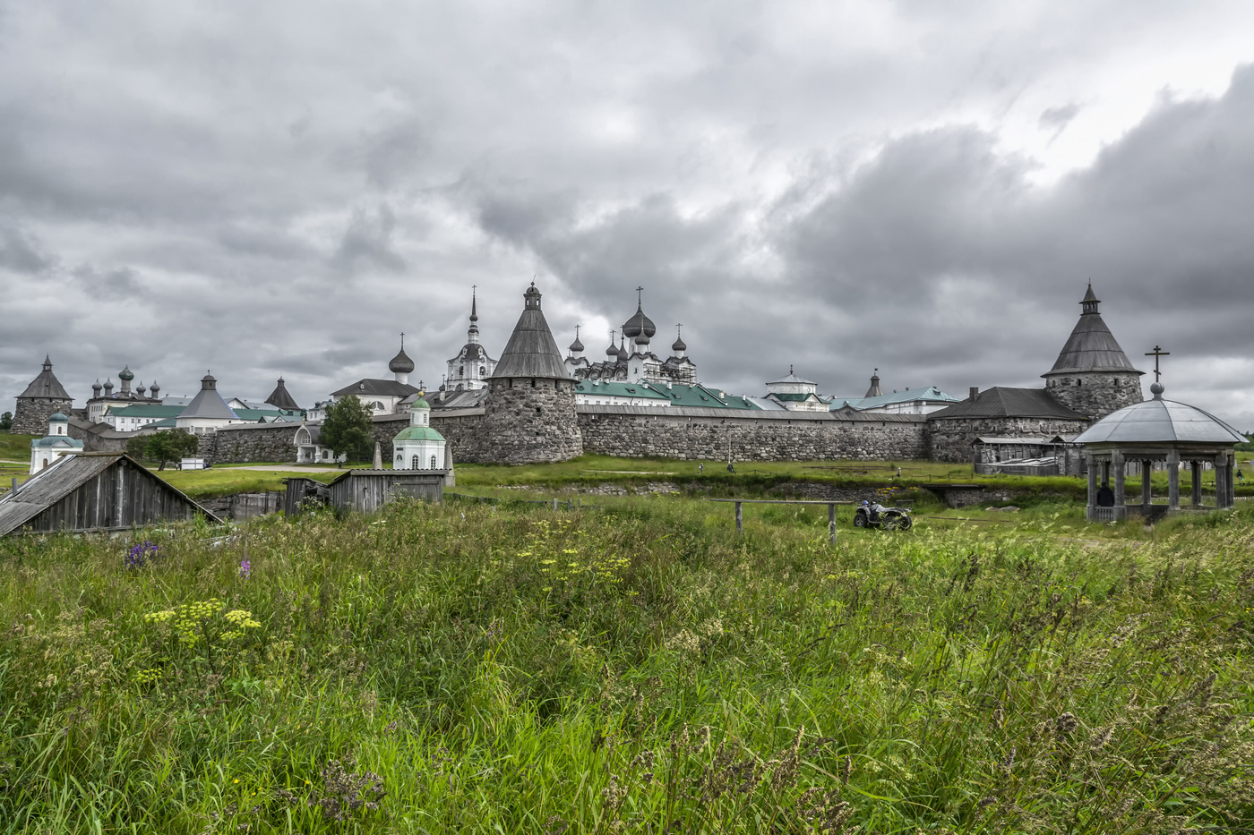 Соловецкие зарисовки (хмурое утро)