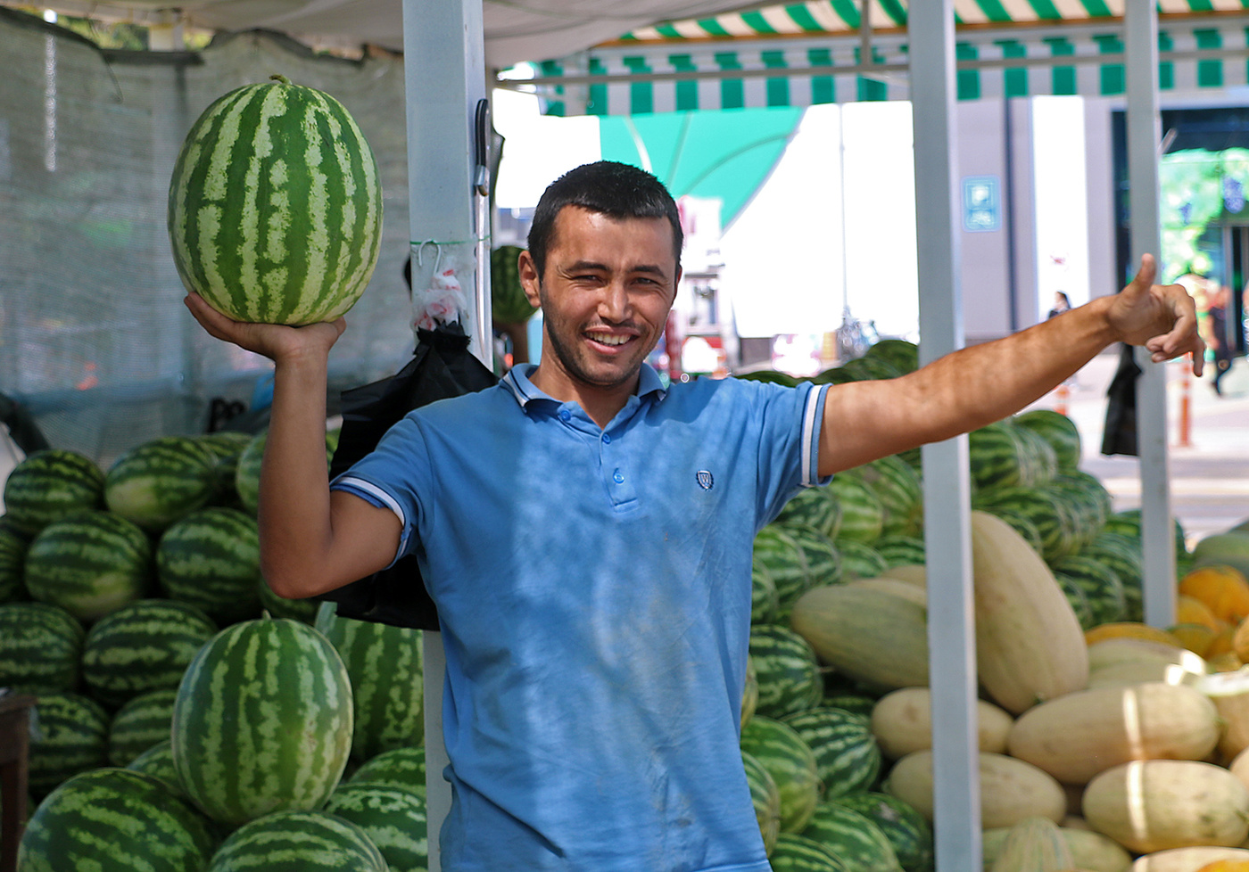Подходи, народ - свой огород! Половина сахар, половина мёд!