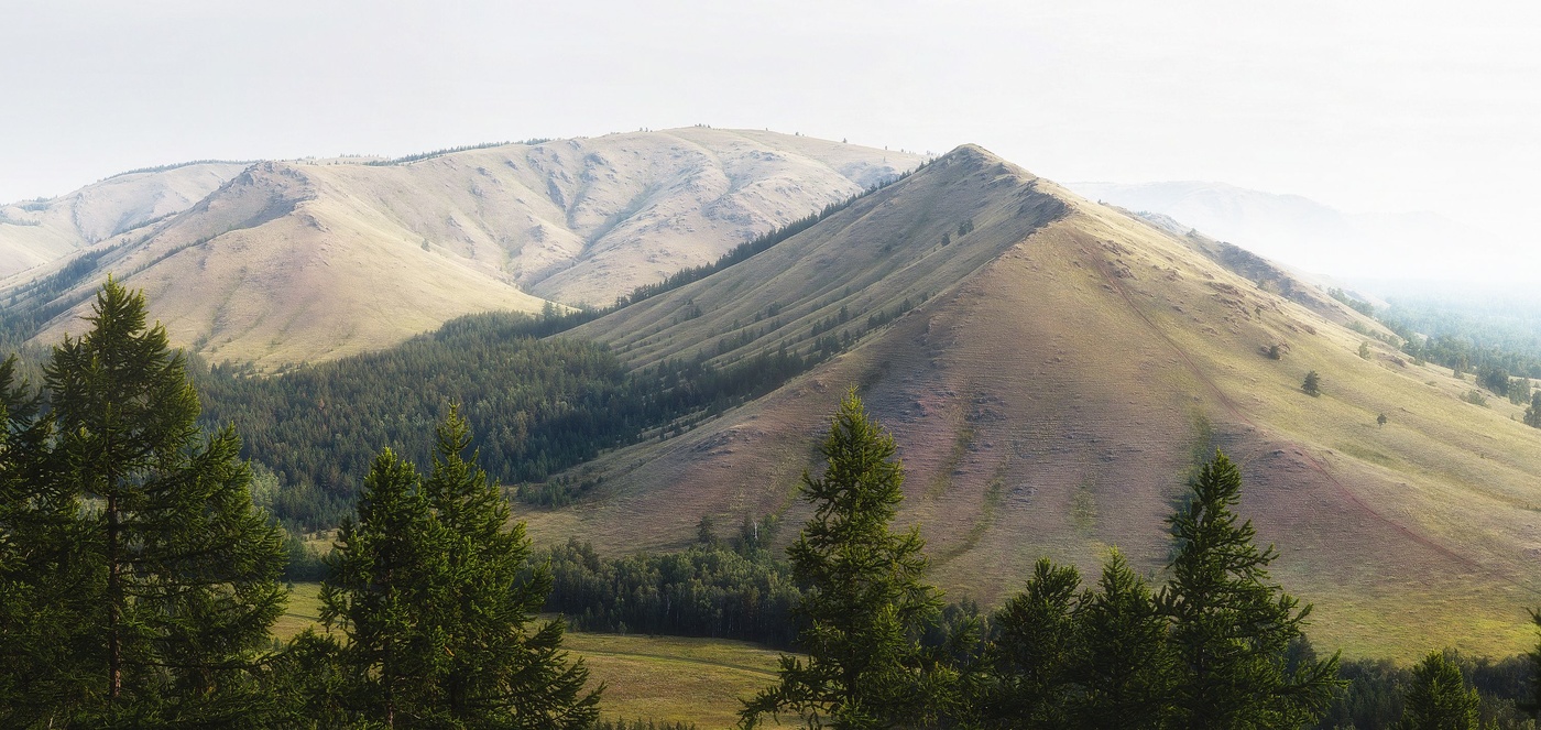 Одна из вершин хребта Нурали