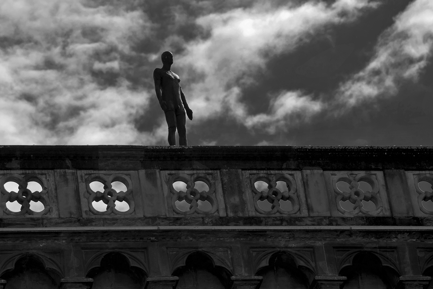 Темная не сторона