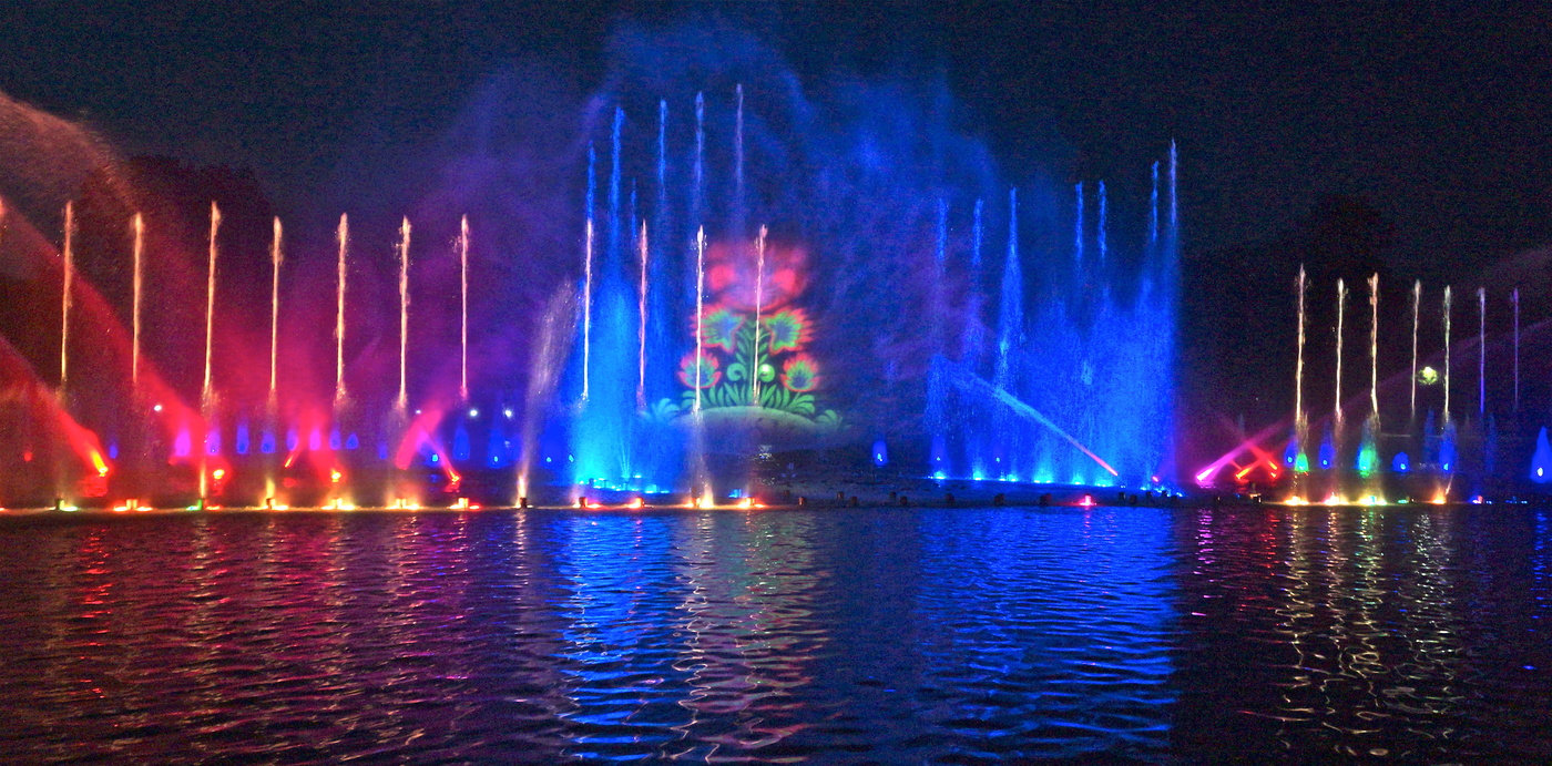 Поющие фонтаны