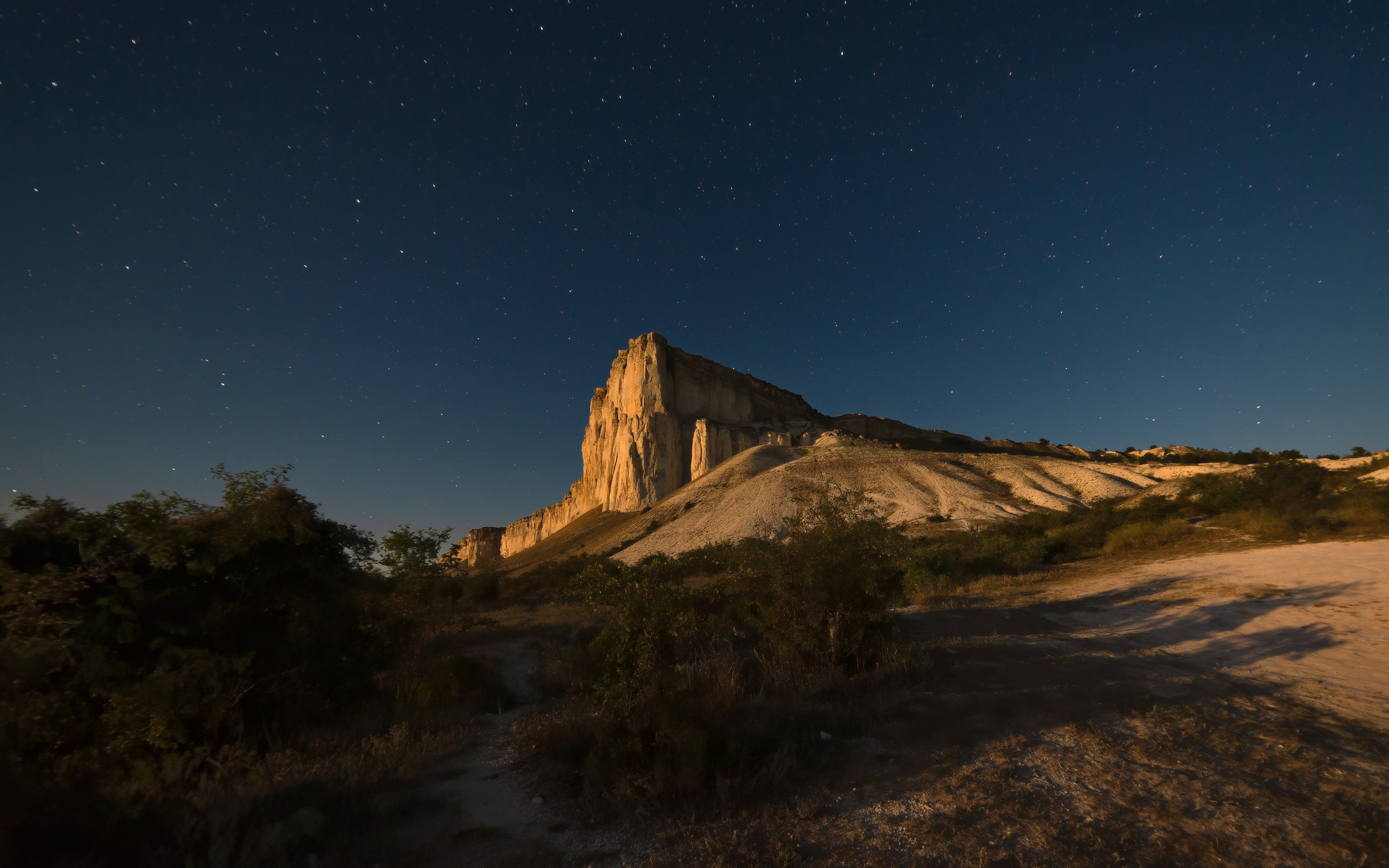 Ак - Кая в свете полной луны