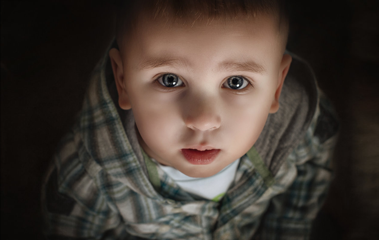 Просто мальчик.