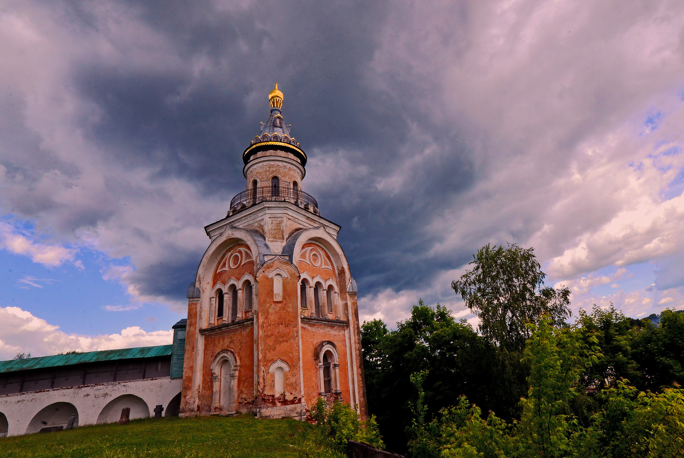 Свечная церковь Новоторжского Борисоглебского монастыря г. Торжок