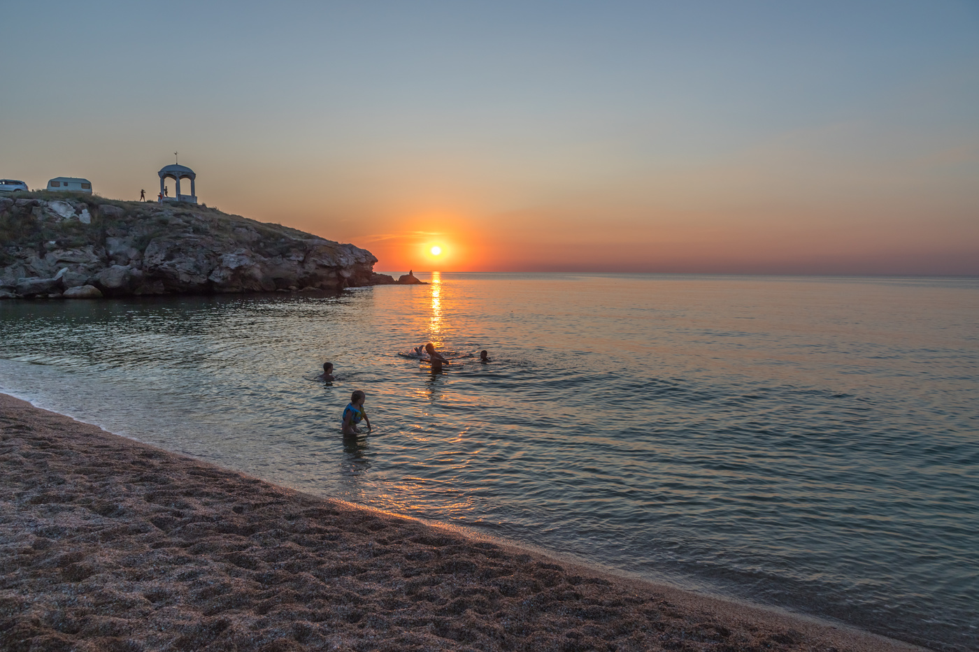 Купанье на закате