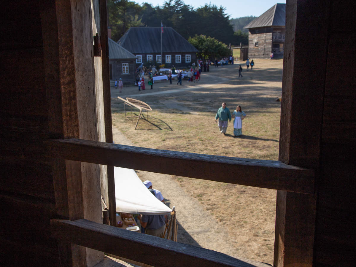 Там за окном....