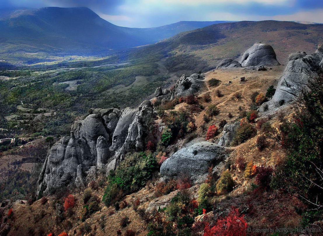 Поляна сказок в Долине Привидений Крыма