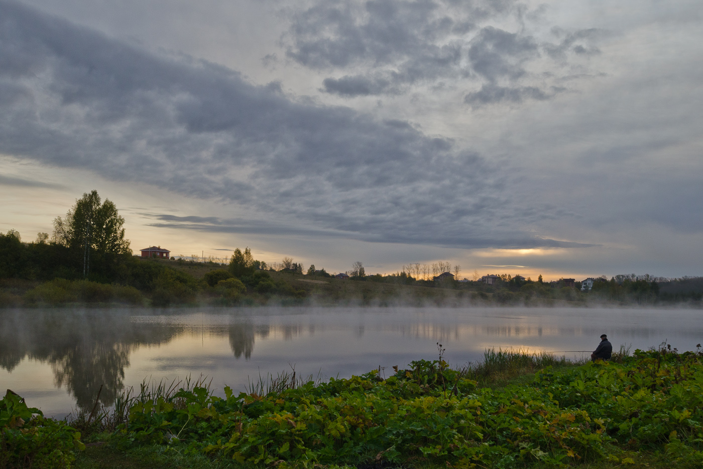 Там, где задремал рыбак на берегу