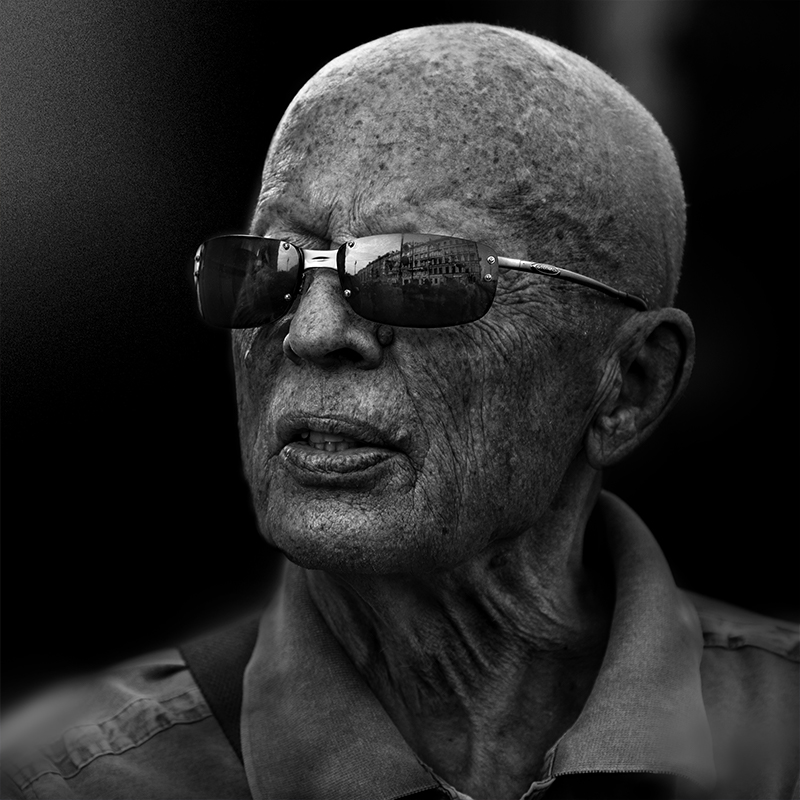 среди кварталов городских