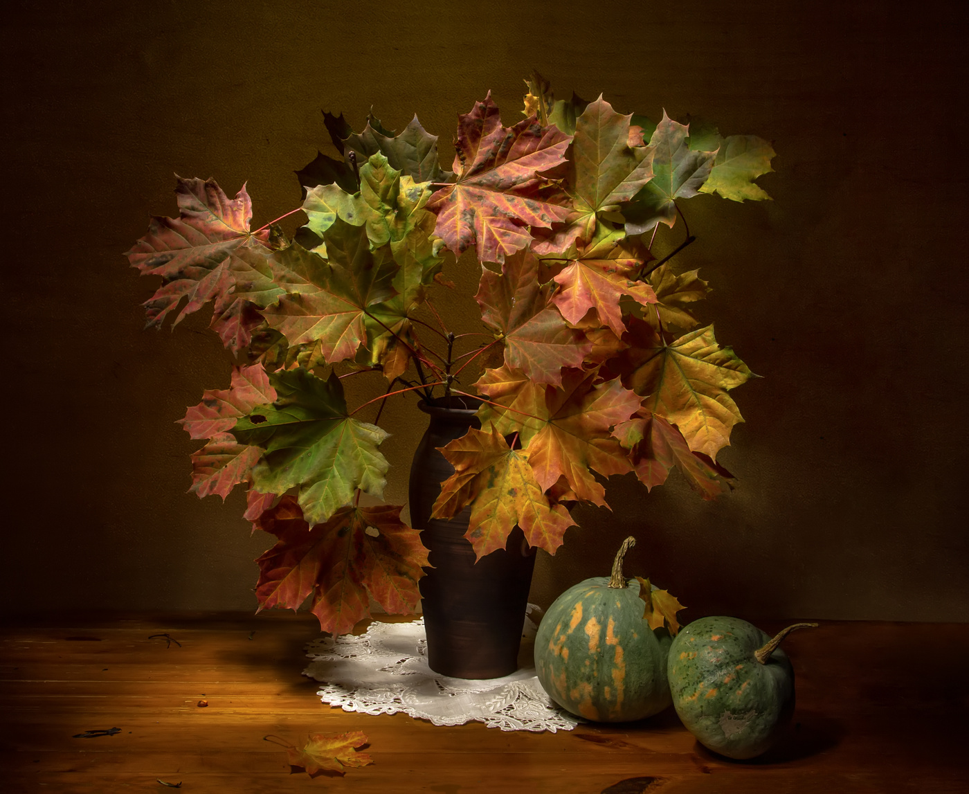 Ну давай у листьев спросим....