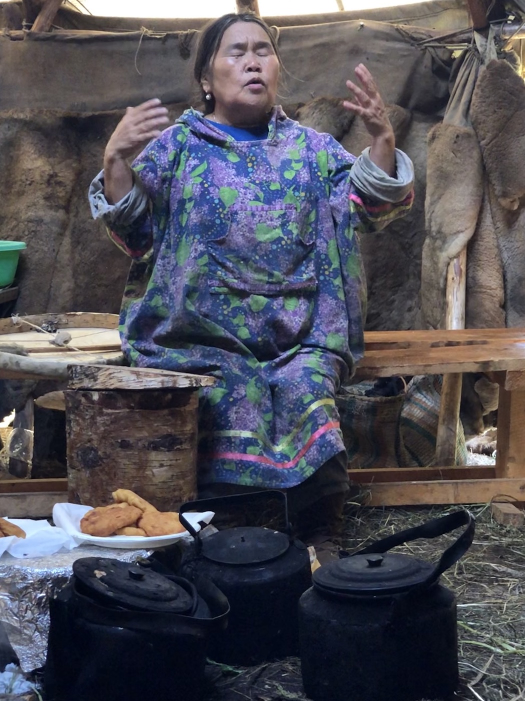 В яранге коряков