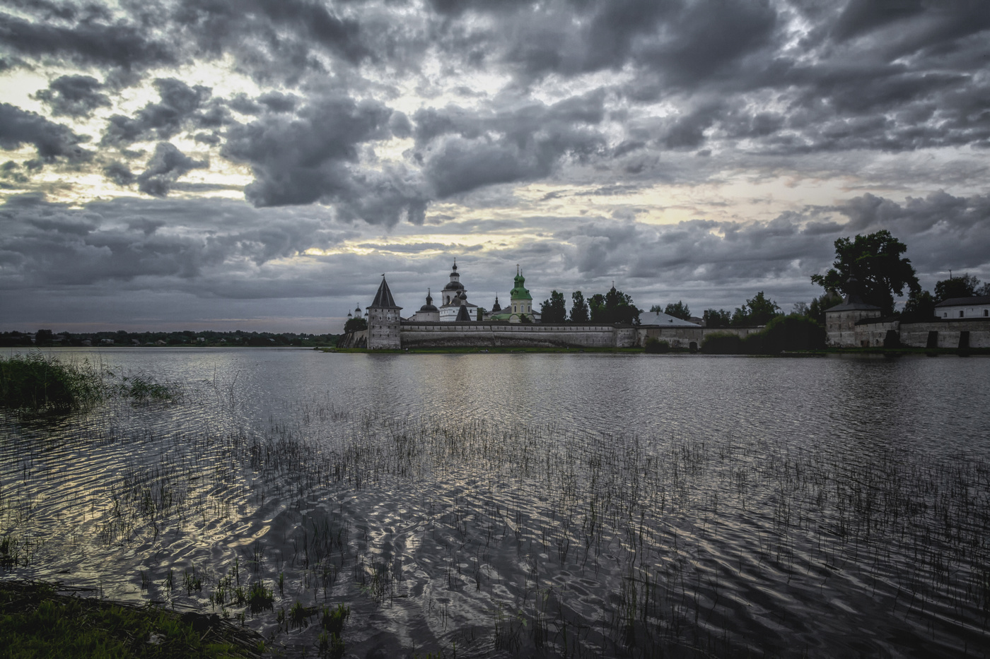 опускается ночь