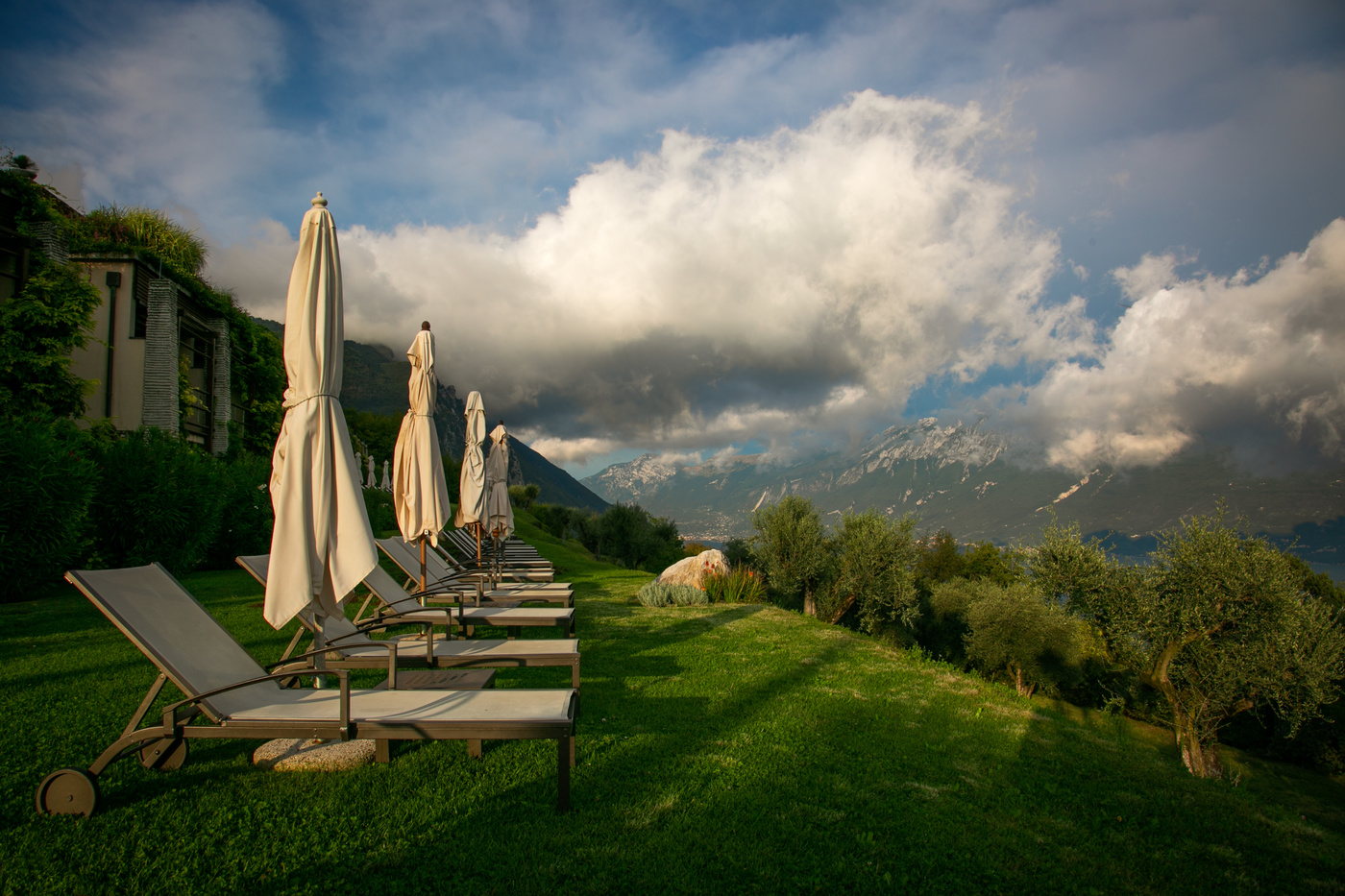 Под облаками