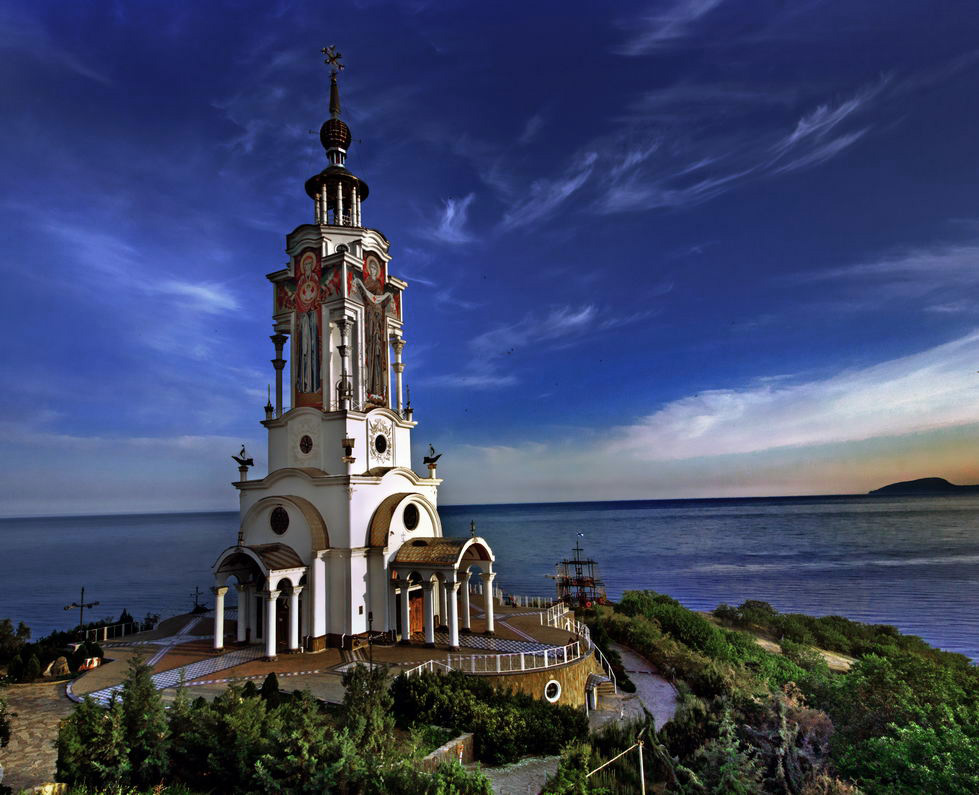 Яркий солнечный денёк в Малореченском