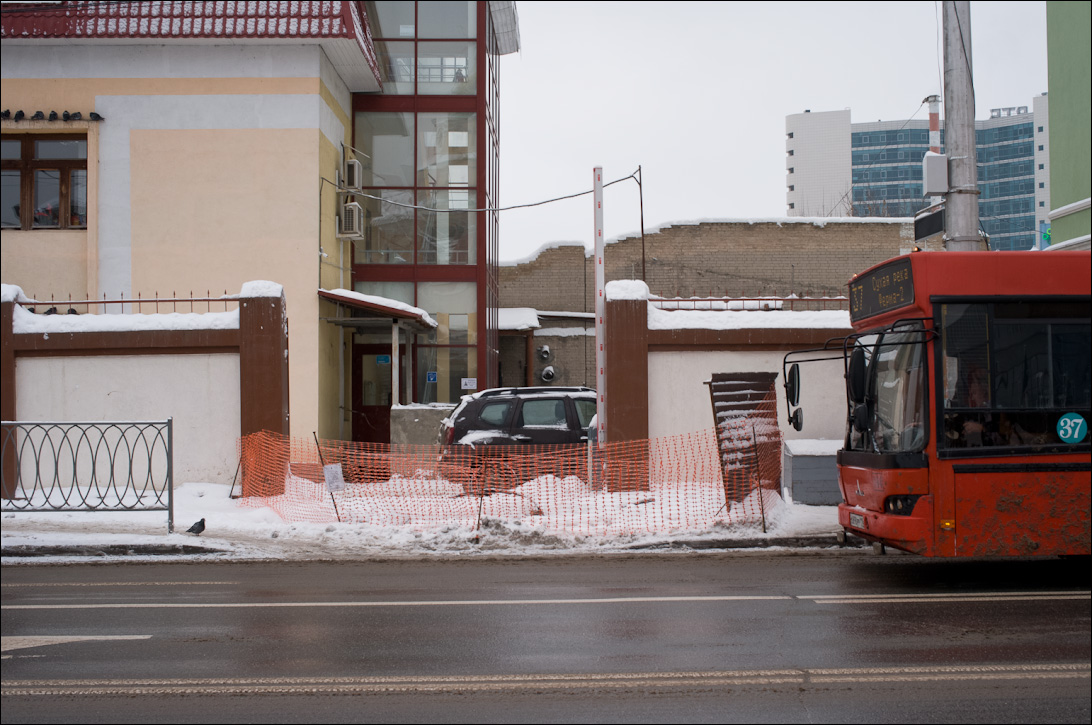 из желудей и спичек