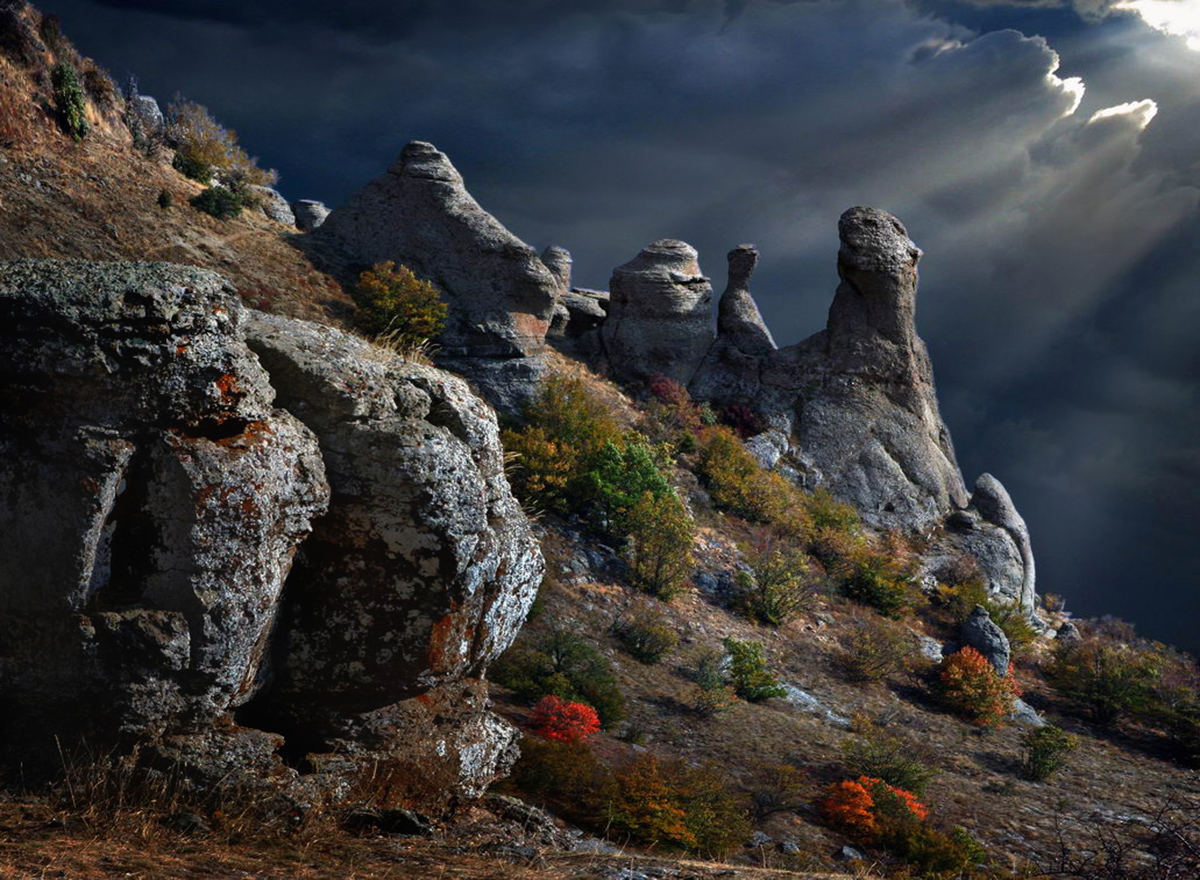 Окаменевшие ИДОЛЫ Долины Привидений