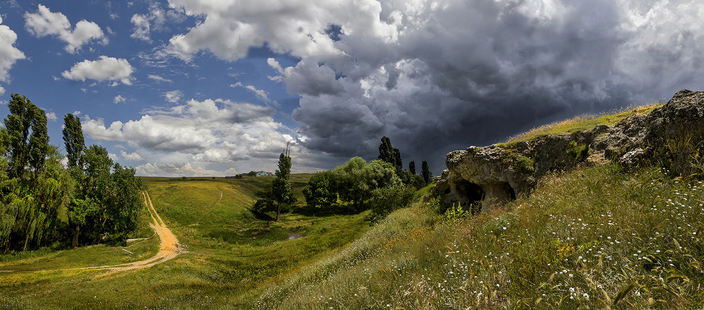 Гроза надвигается.
