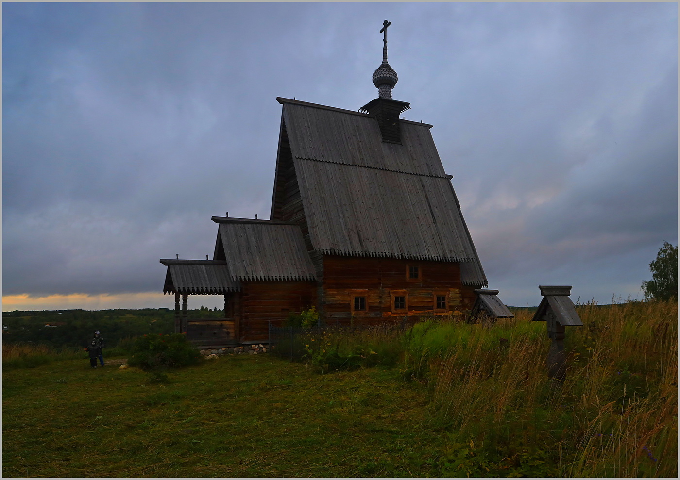 Над вечным покоем