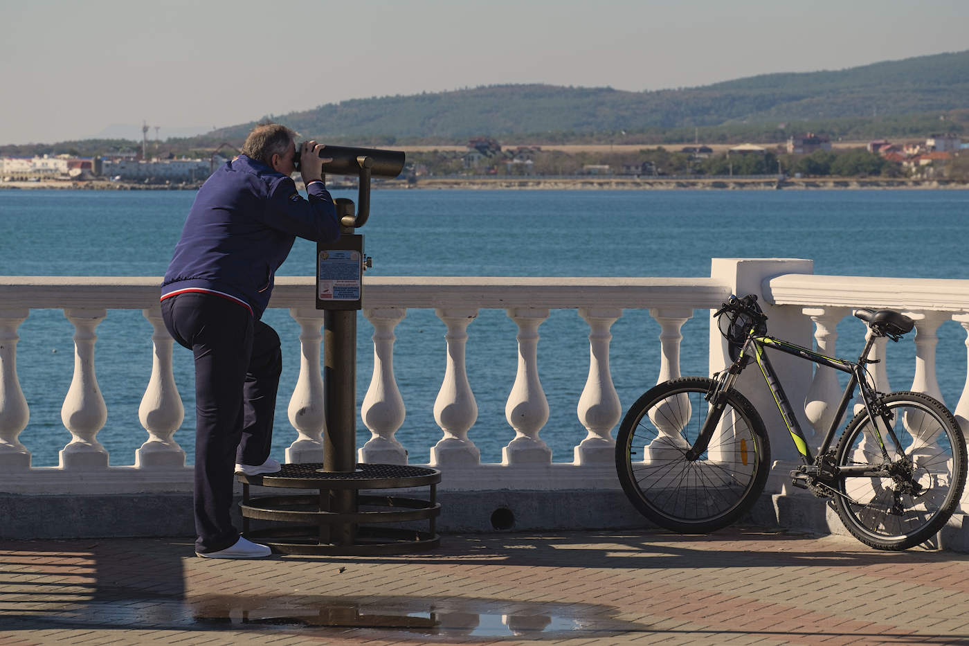А мне всё видно,ты так и знай.