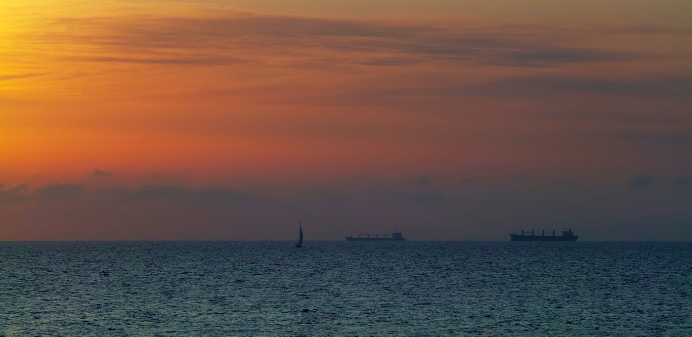 Краски морского заката