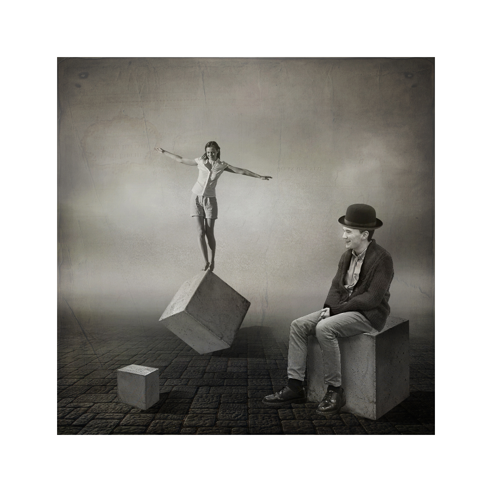 девочка на кубе