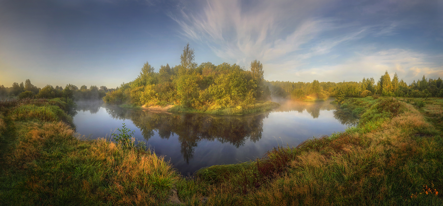 На излучине реки..