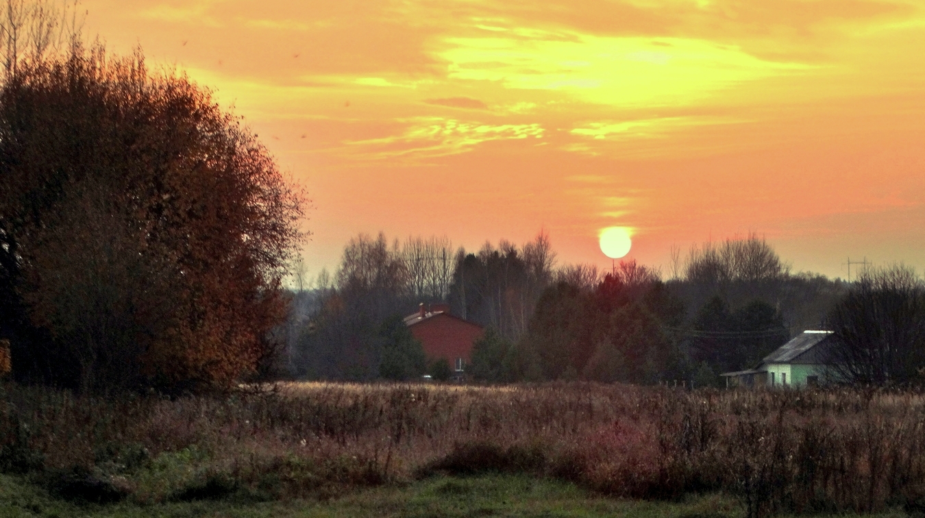 Октябрьский вечер в деревне