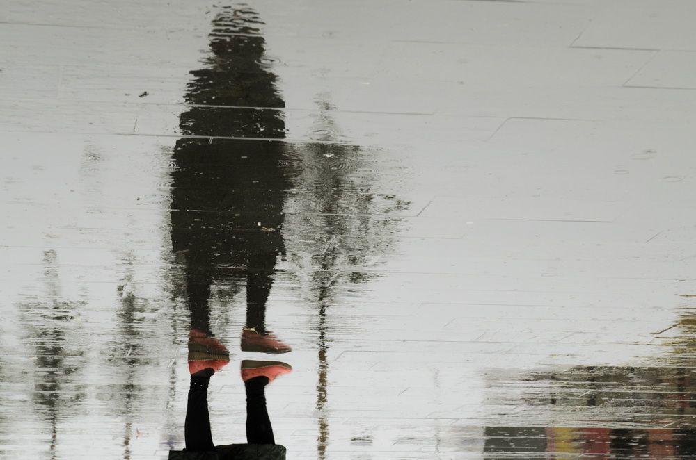 красное на мокром