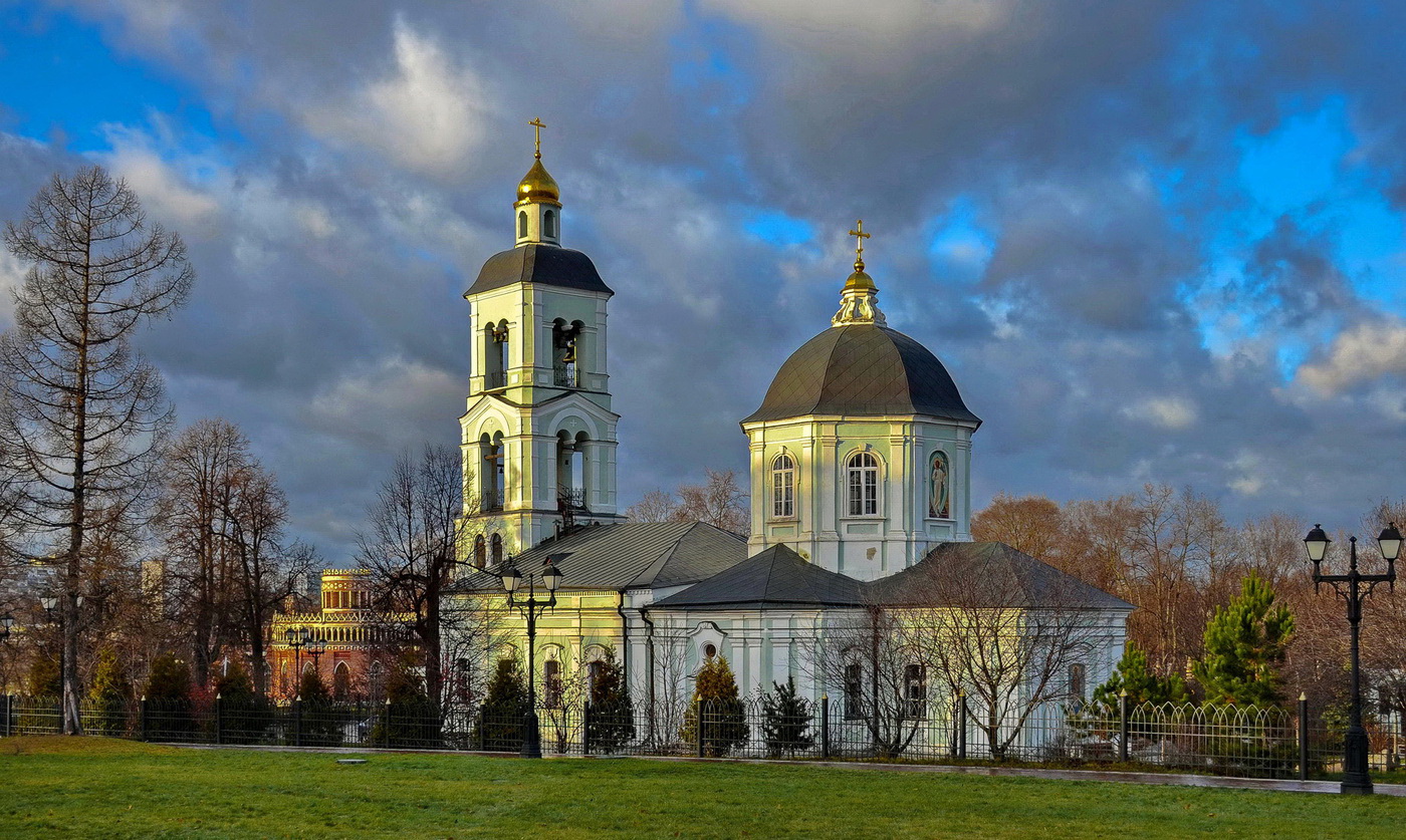 Поздней осени день уходящий