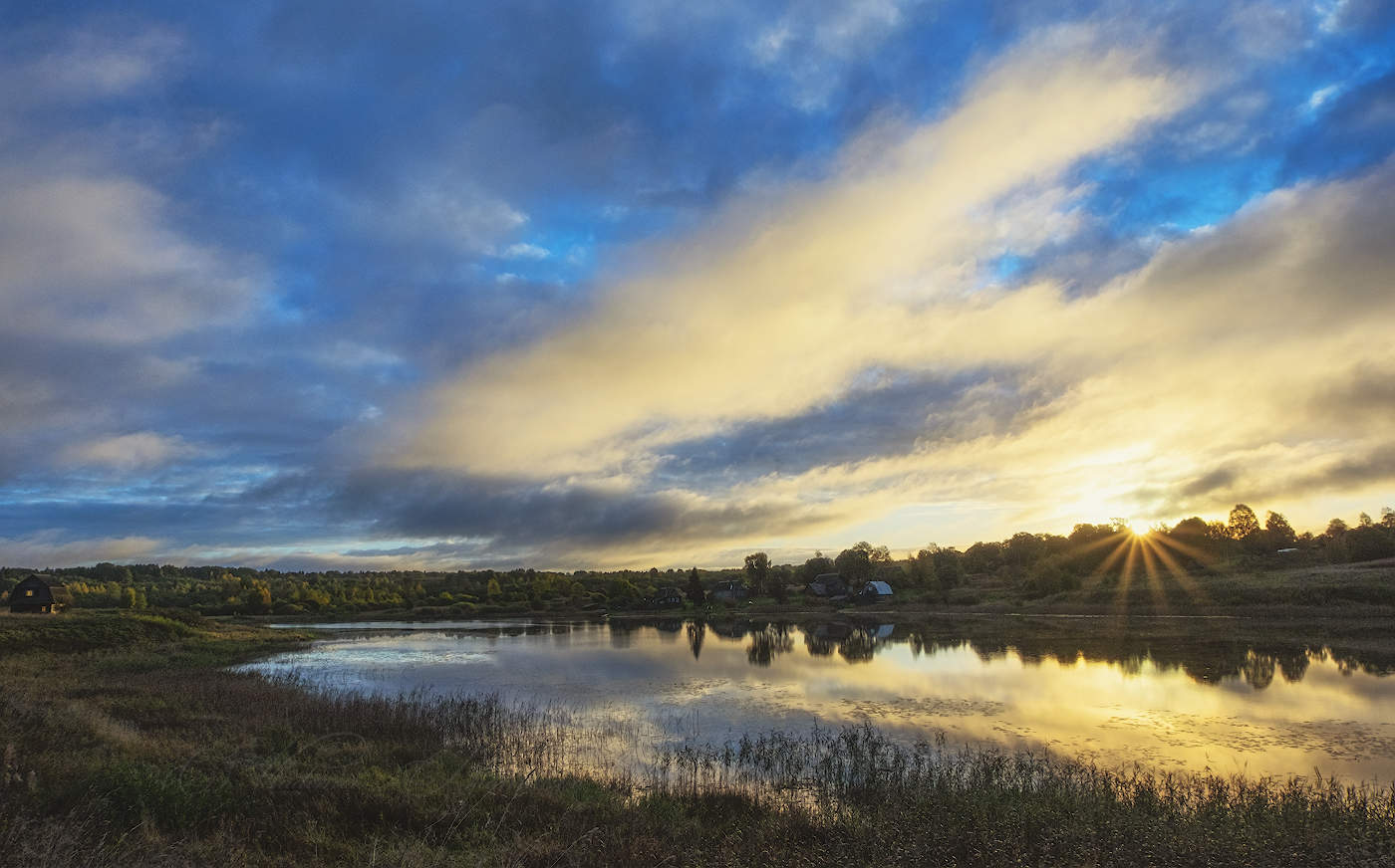 В деревне дали солнце