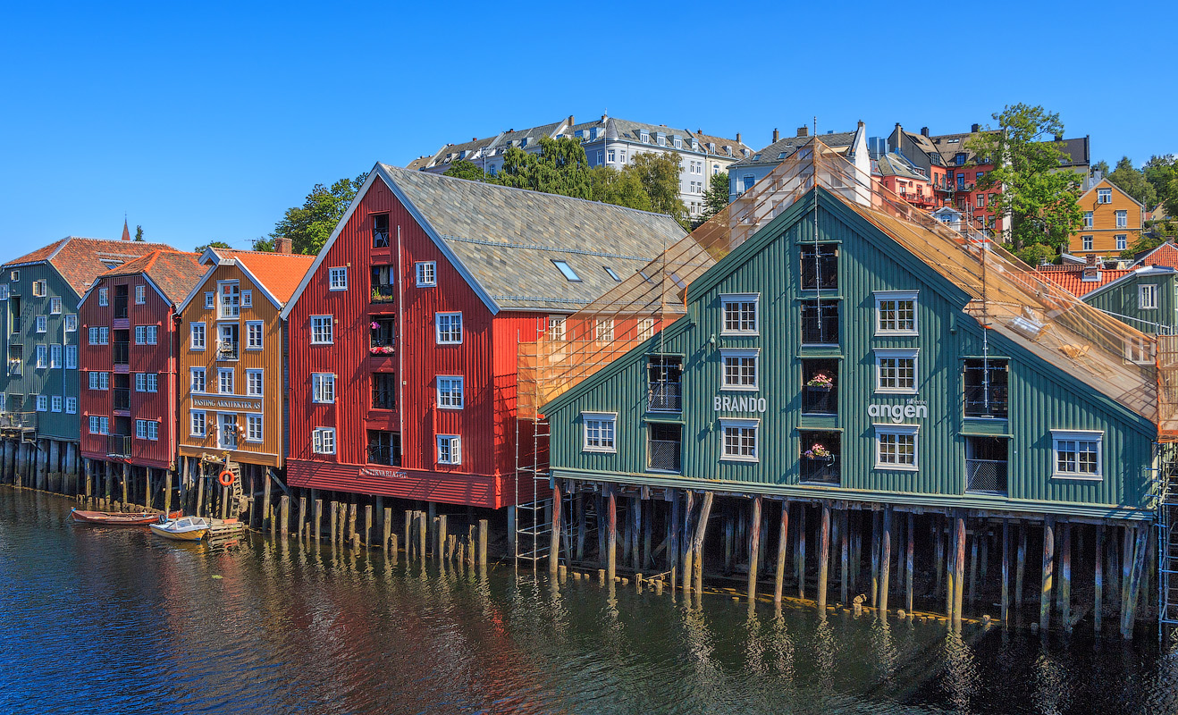 Яркие краски северных городов