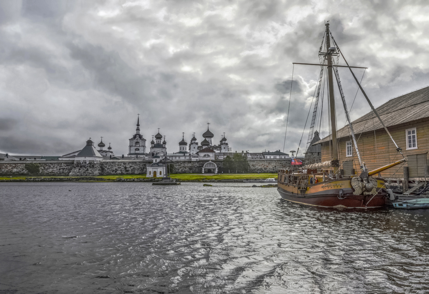 Соловецкие зарисовки (после дождя)